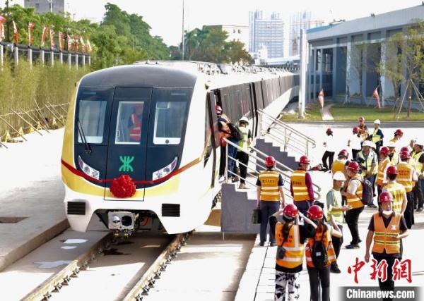 深圳地铁14号线将实现全自动无人驾驶 首 列车“到站”