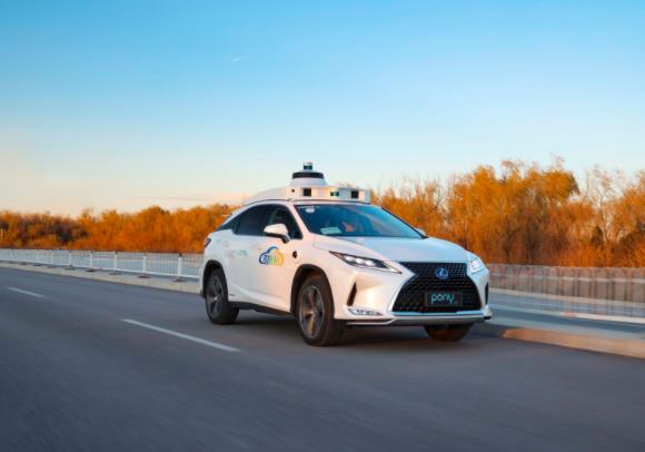 小马智行副总裁莫璐怡:无人 驾驶并不遥远,逐步实现规模化无人车队