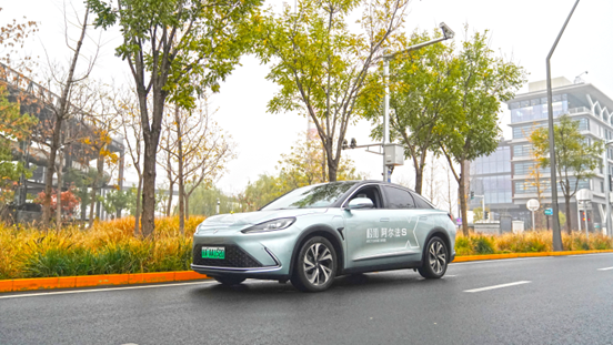 北汽蓝谷加速智能化转型,极狐无人驾驶车展开封闭测试