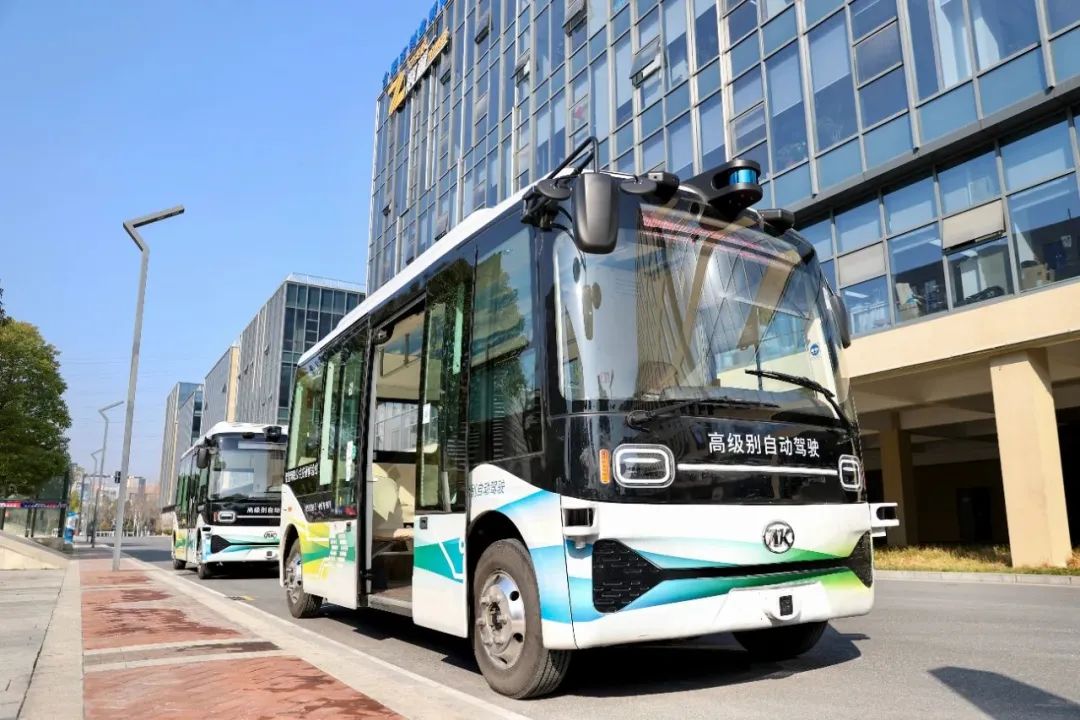 免费试乘,安徽首条无人驾驶公交车进入实质化运行